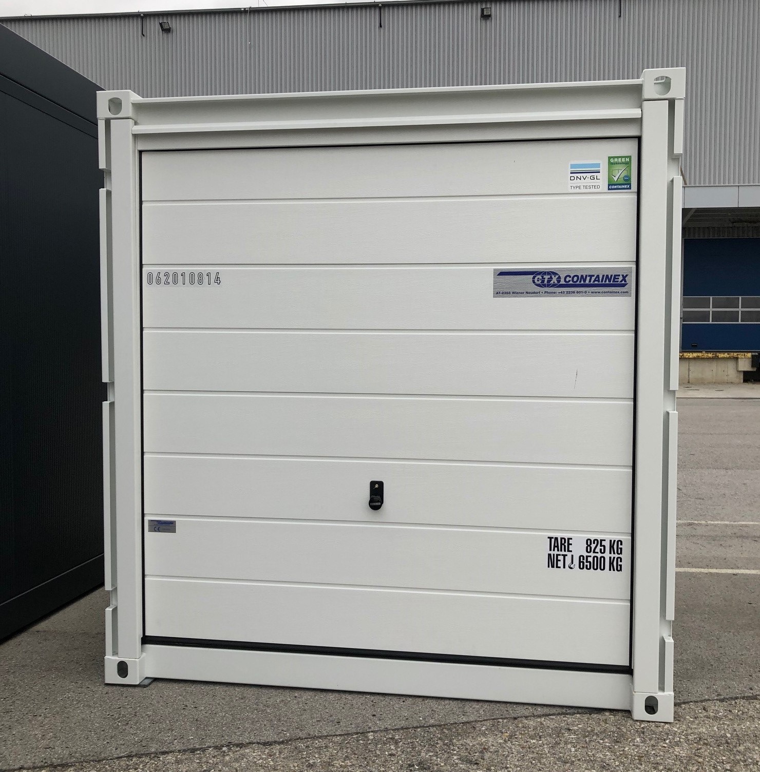 Storage container with lifting door 10´ ft 2,4 x 3m