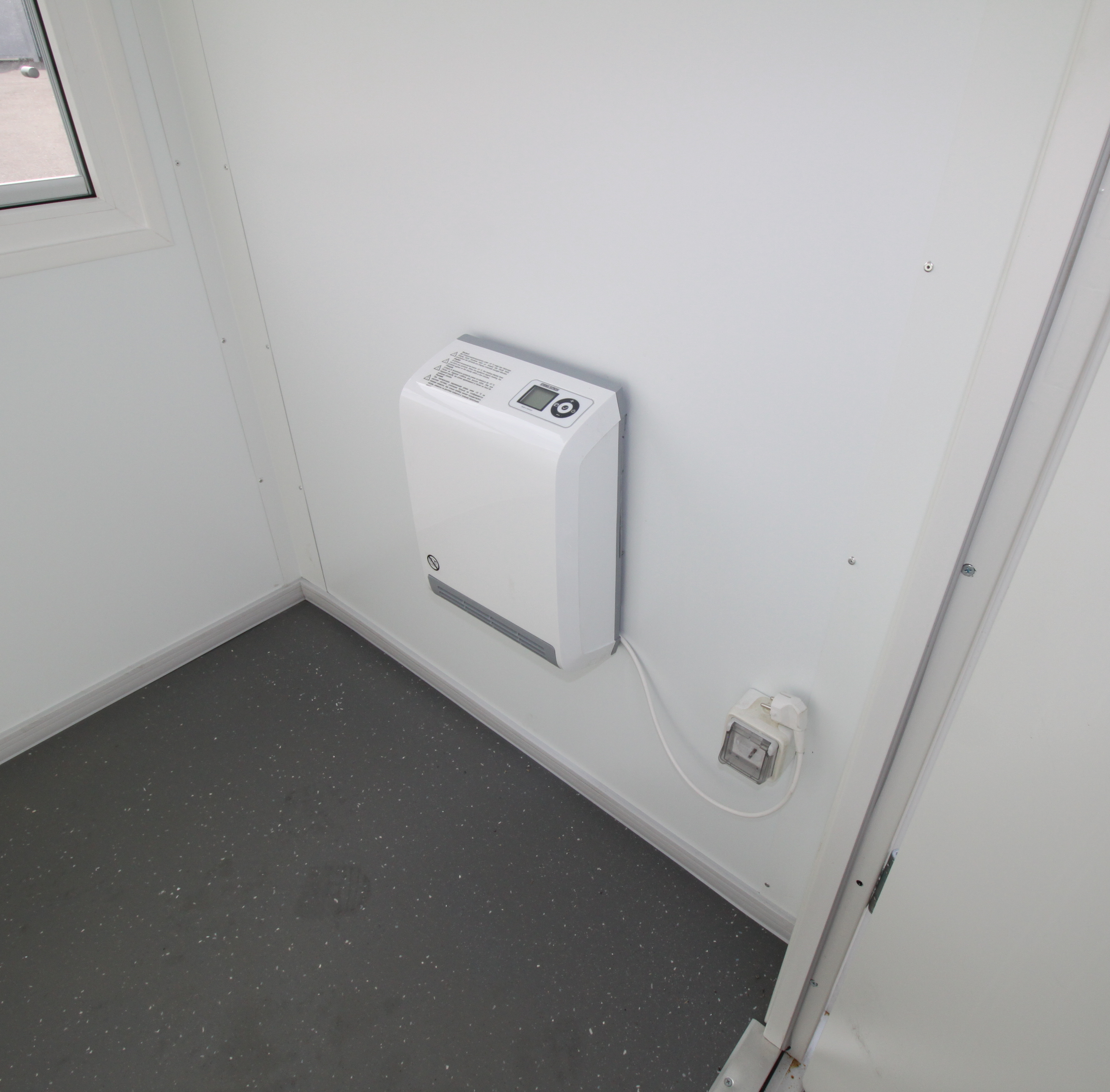 Containex müügikiosk 2,4x1,4m, helehall RAL 9002